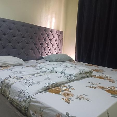גיסני Ignite Guest House מראה חיצוני תמונה