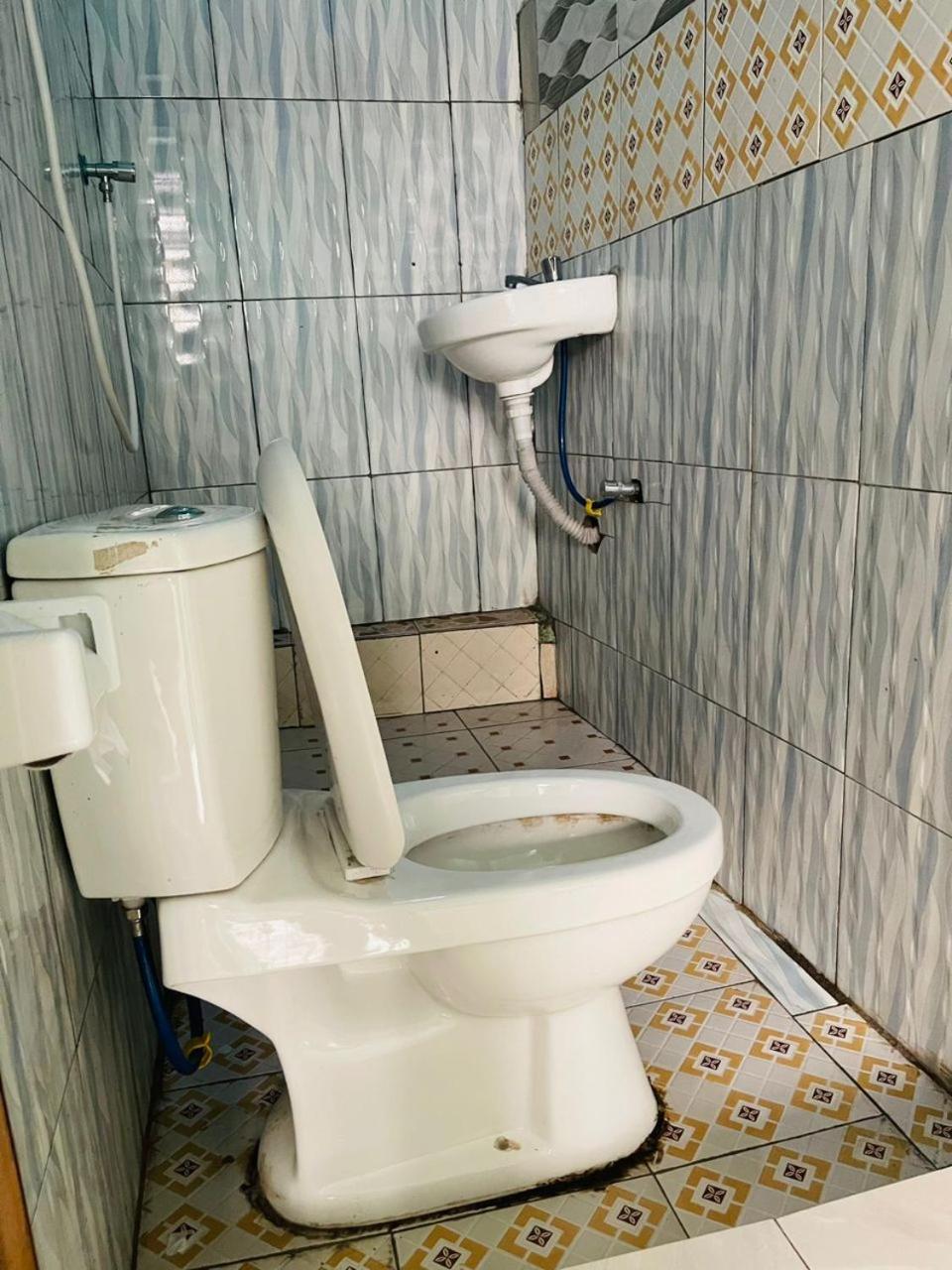 גיסני Ignite Guest House מראה חיצוני תמונה